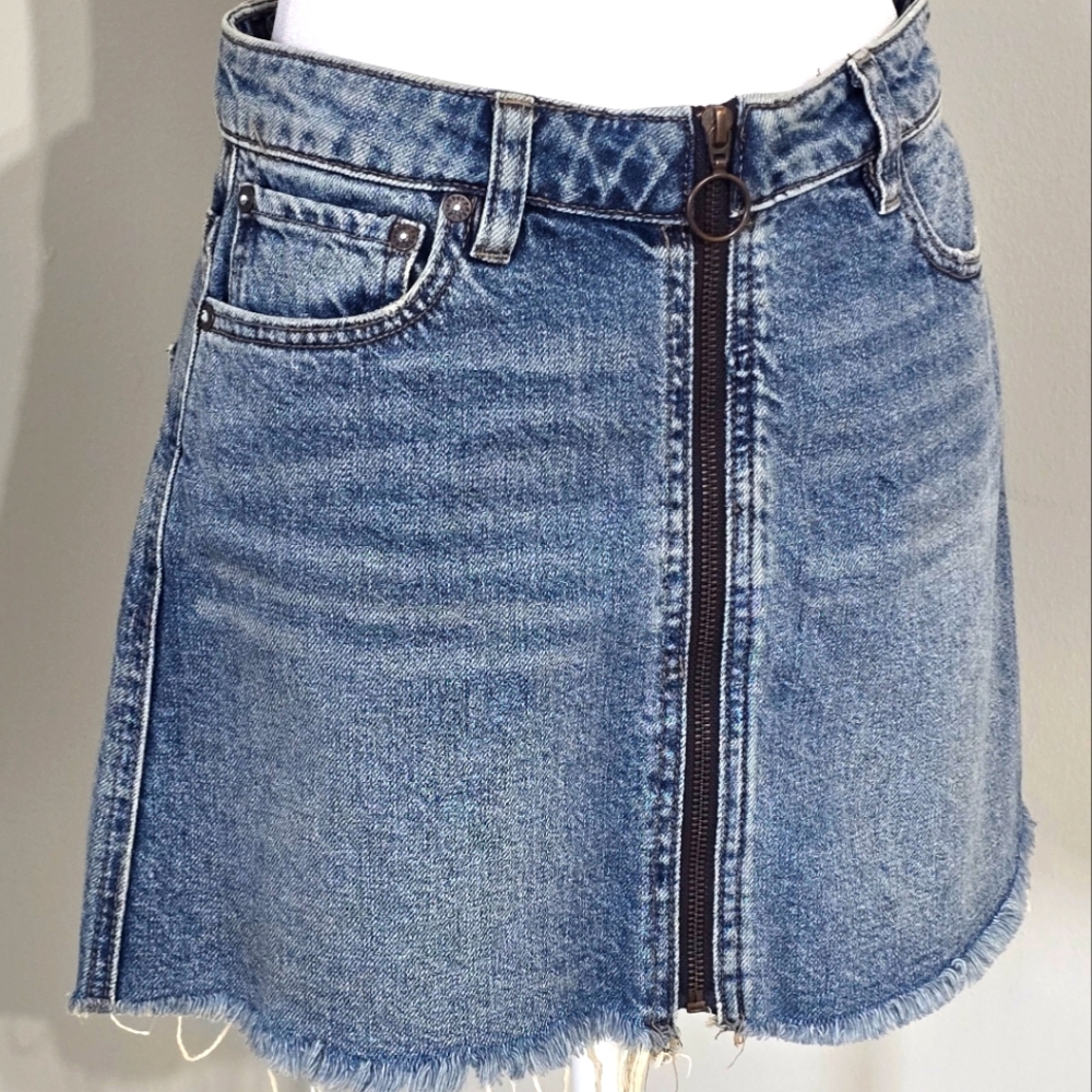 We the Free Zip-Up Denim Mini Skirt Women's Size 25/Size 0-2 - Picture 1 of 9